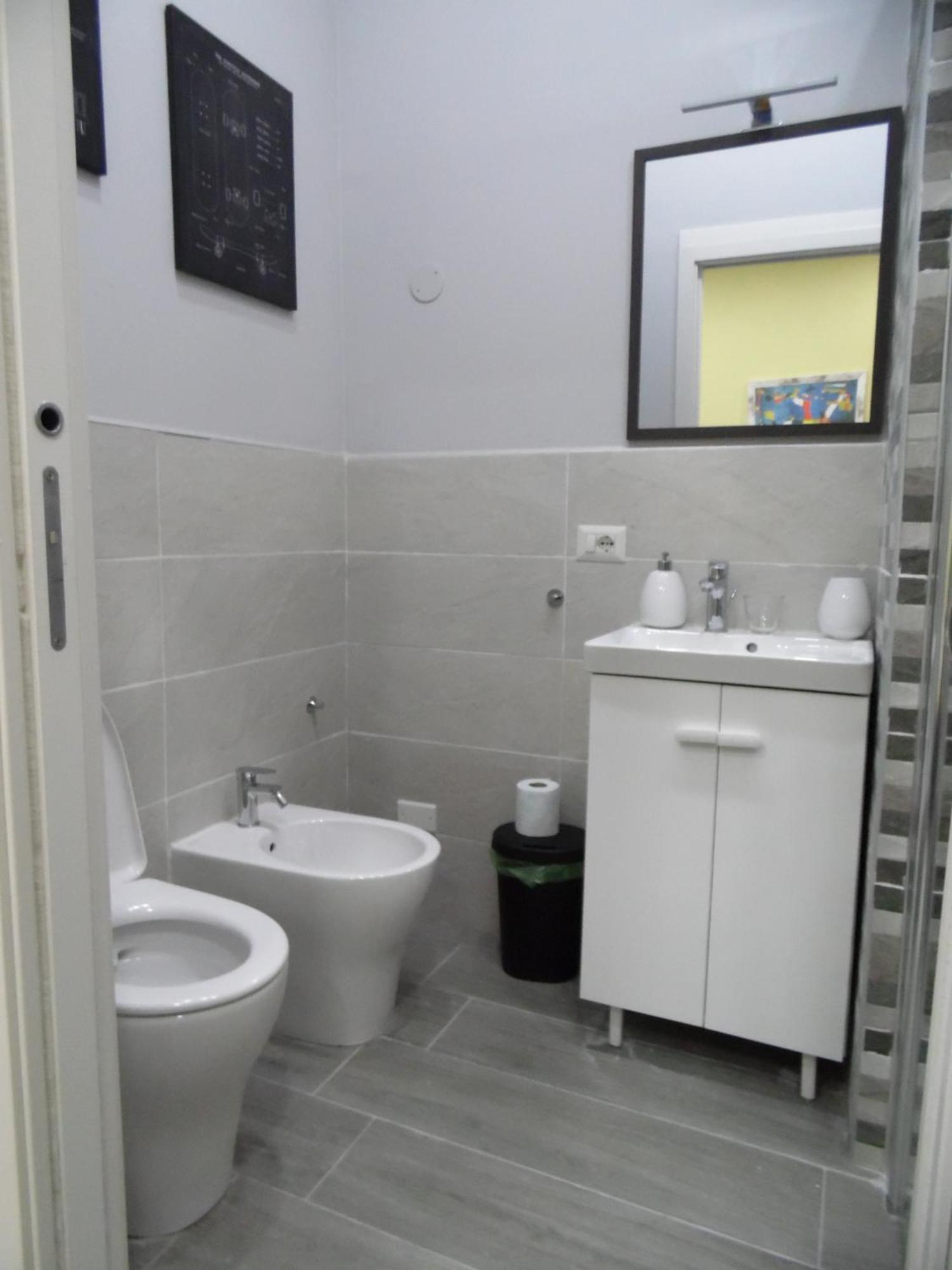 Mithra Apartment Centro Storico نابولي المظهر الخارجي الصورة